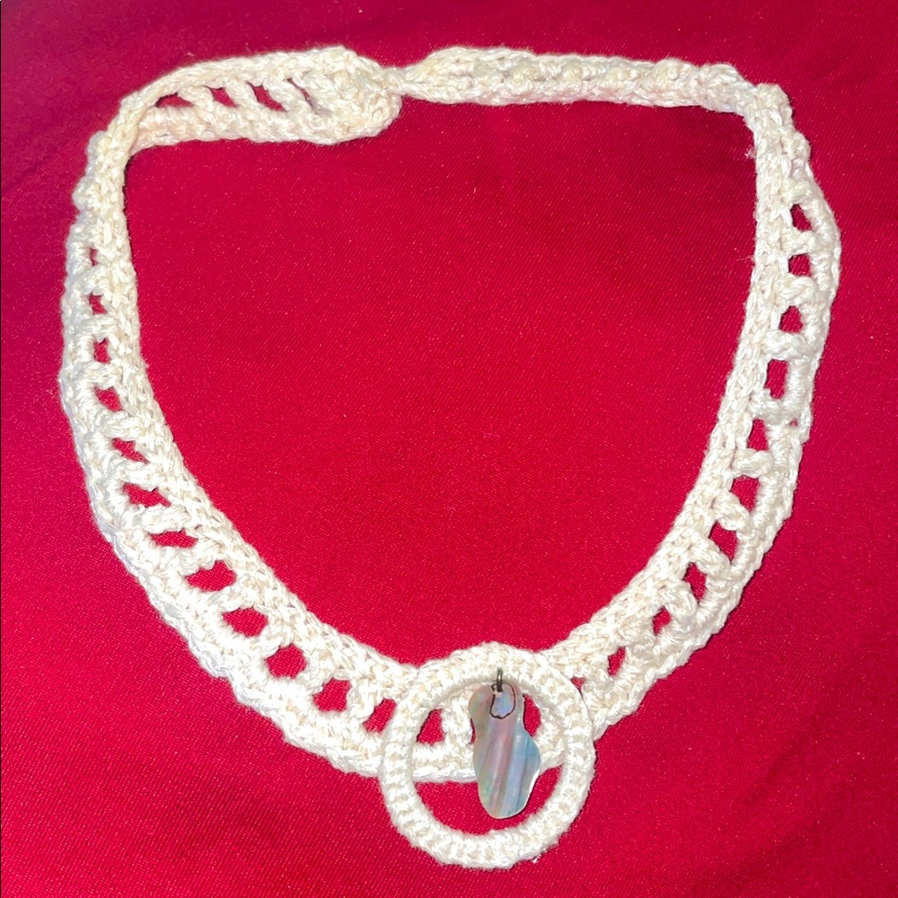 ☘️ $12bndle purchase- Abalone shell adjustable crochet choker necklace no wire
